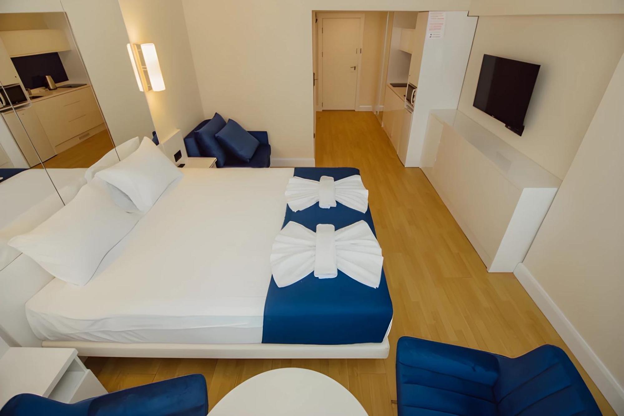 Suites Orbi City Aparthotel 巴统 外观 照片