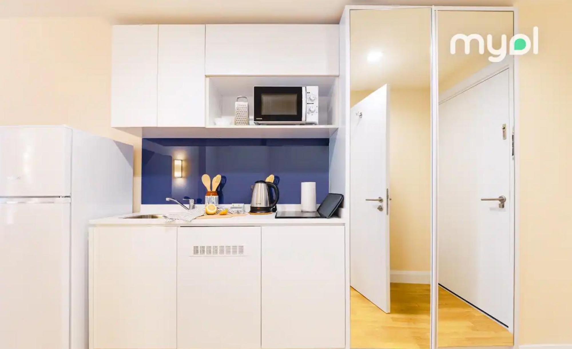 Suites Orbi City Aparthotel 巴统 外观 照片