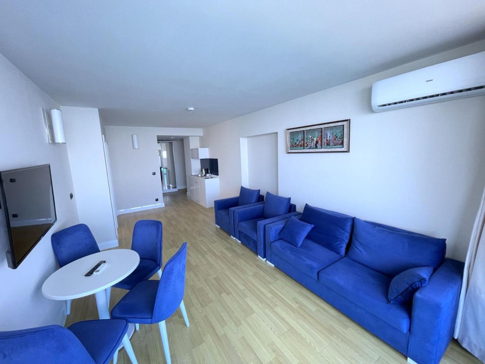 Suites Orbi City Aparthotel 巴统 外观 照片