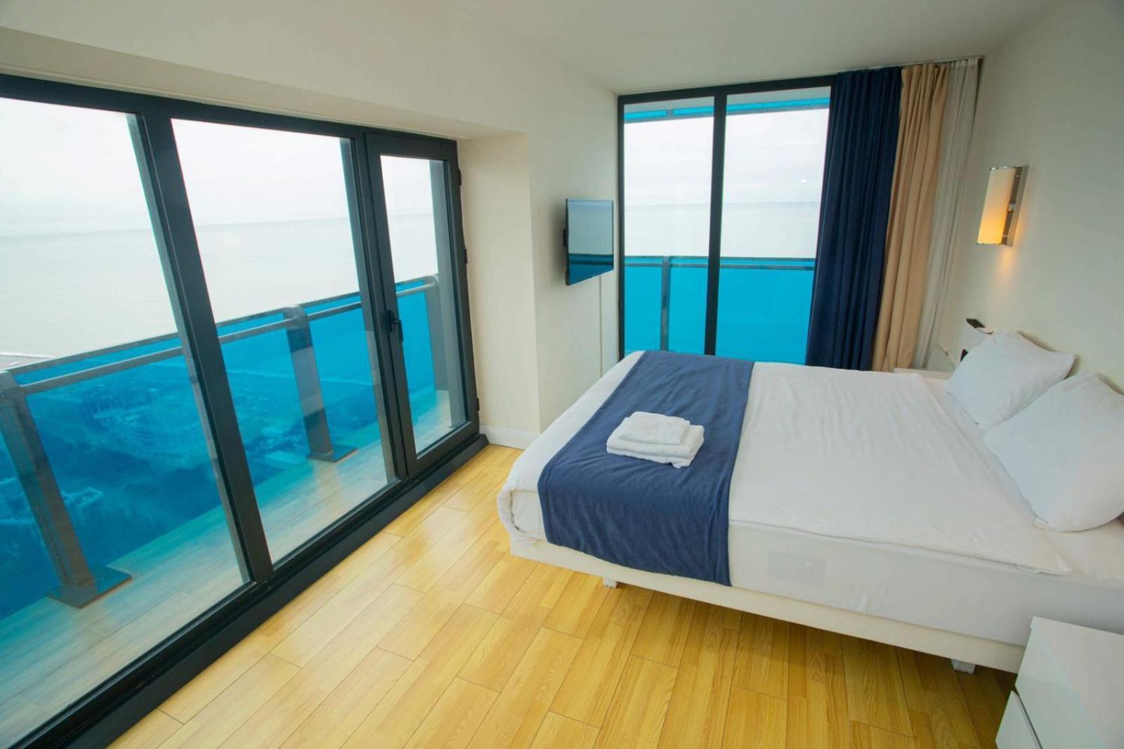 Suites Orbi City Aparthotel 巴统 外观 照片