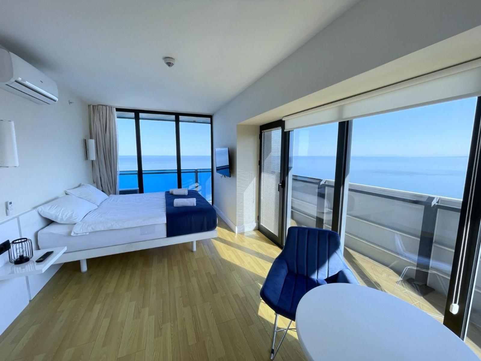 Suites Orbi City Aparthotel 巴统 外观 照片