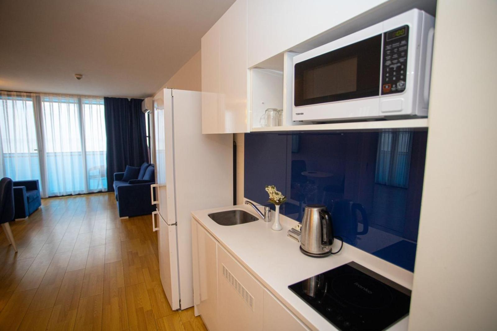 Suites Orbi City Aparthotel 巴统 外观 照片