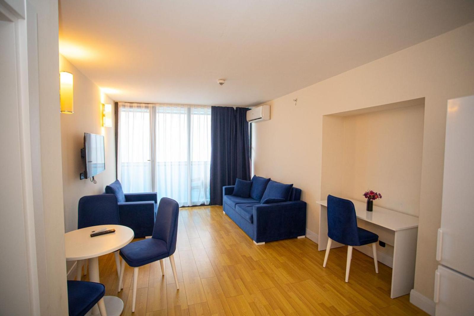 Suites Orbi City Aparthotel 巴统 外观 照片