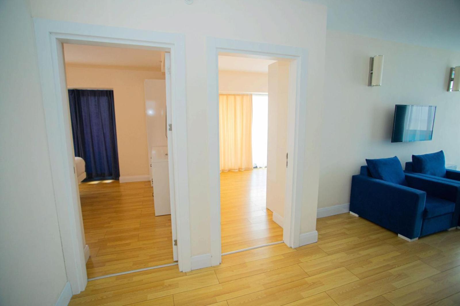 Suites Orbi City Aparthotel 巴统 外观 照片