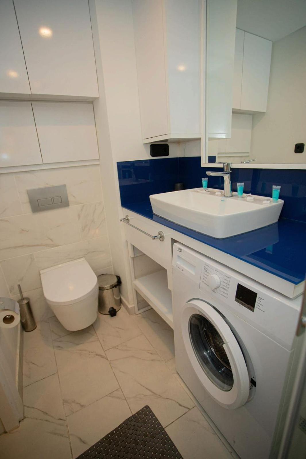 Suites Orbi City Aparthotel 巴统 外观 照片