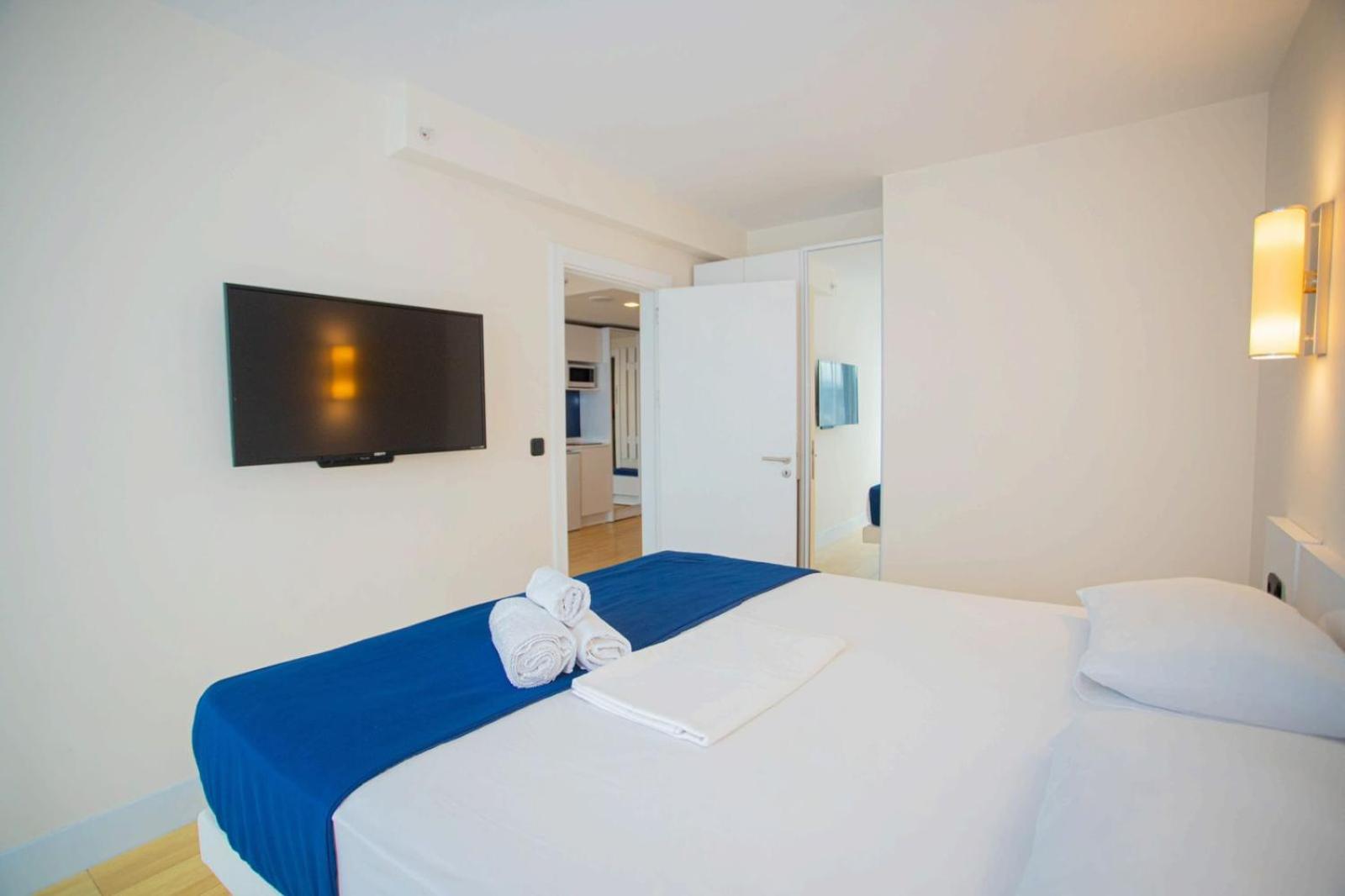 Suites Orbi City Aparthotel 巴统 外观 照片