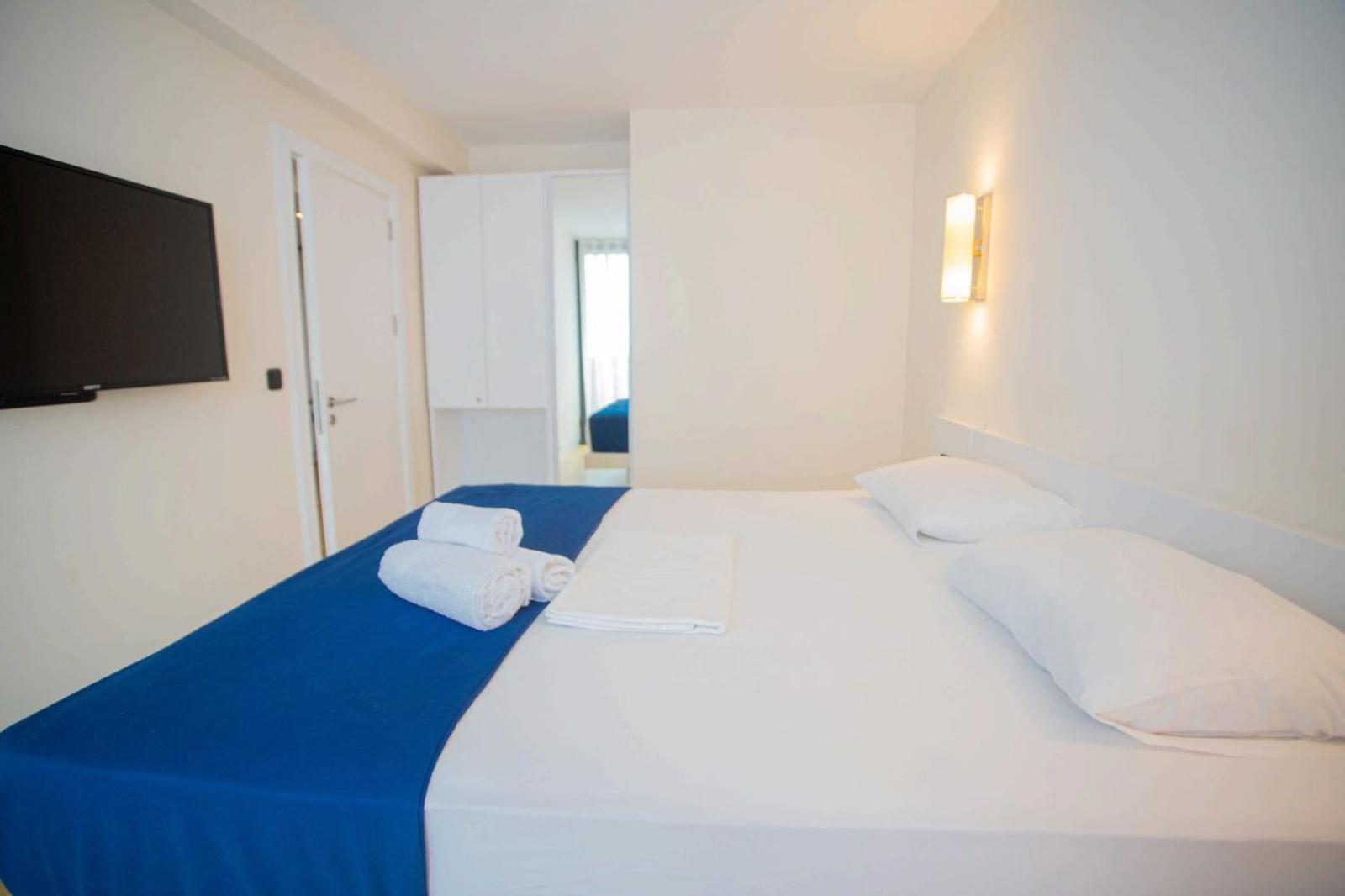 Suites Orbi City Aparthotel 巴统 外观 照片
