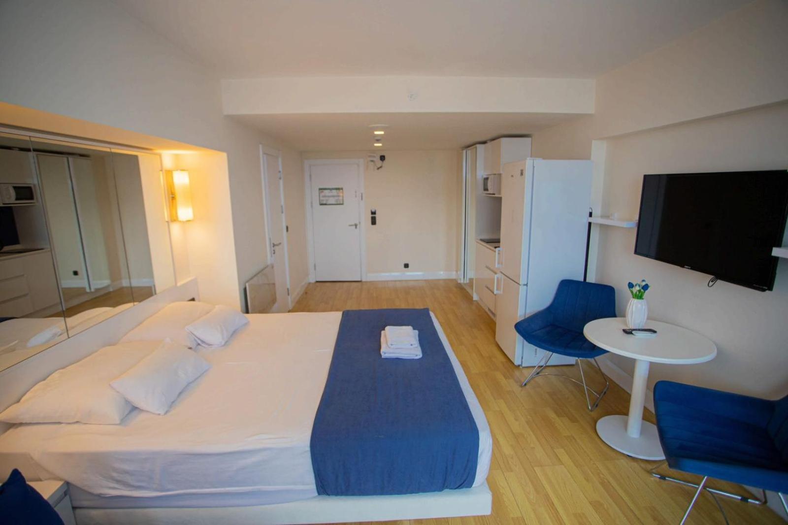 Suites Orbi City Aparthotel 巴统 外观 照片