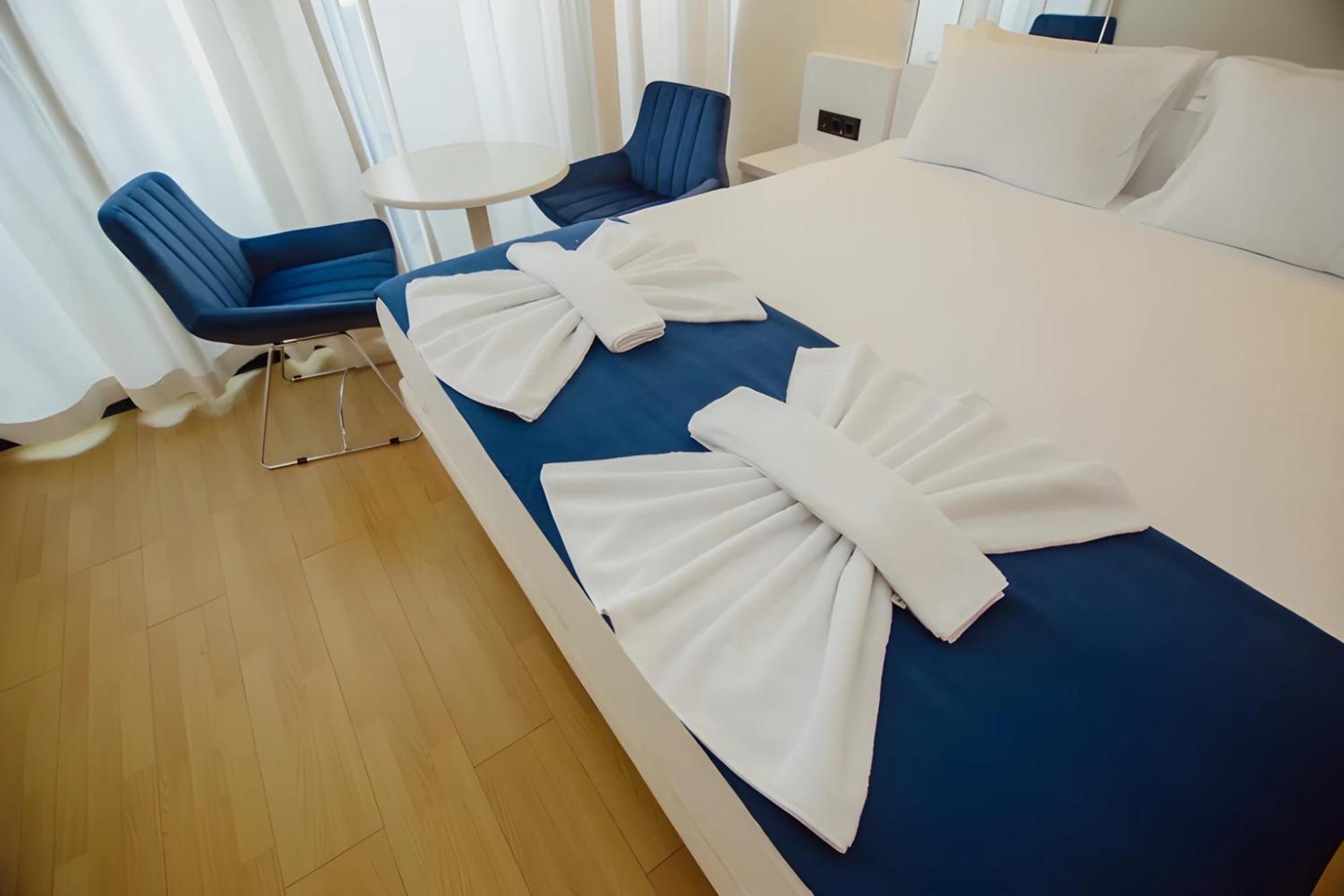 Suites Orbi City Aparthotel 巴统 外观 照片