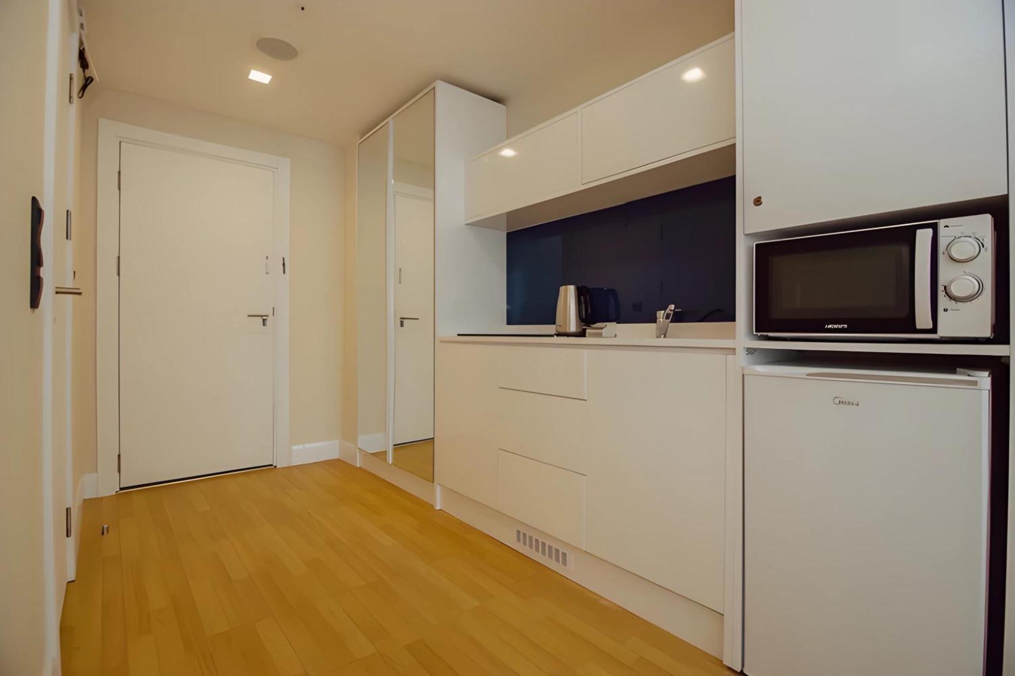 Suites Orbi City Aparthotel 巴统 外观 照片