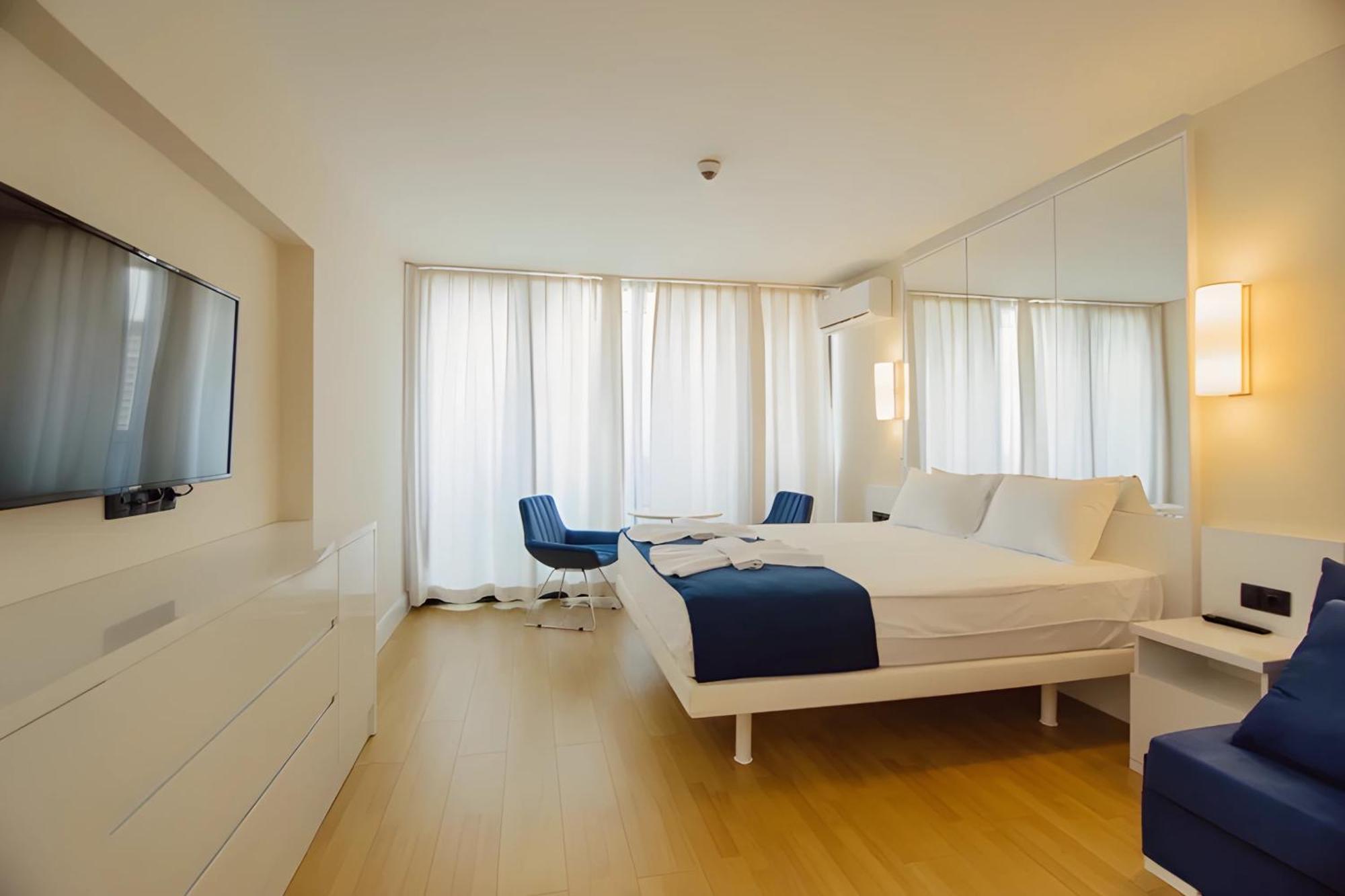 Suites Orbi City Aparthotel 巴统 外观 照片